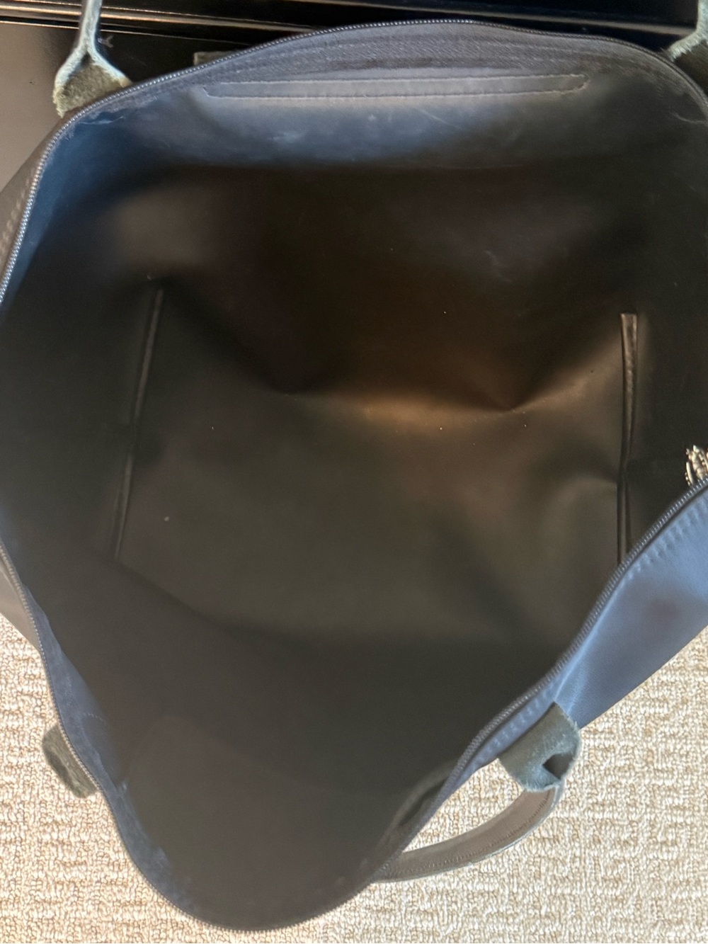 Longchamp Classic Black Tote Bag with Leather Trim - Picture 5 of 9